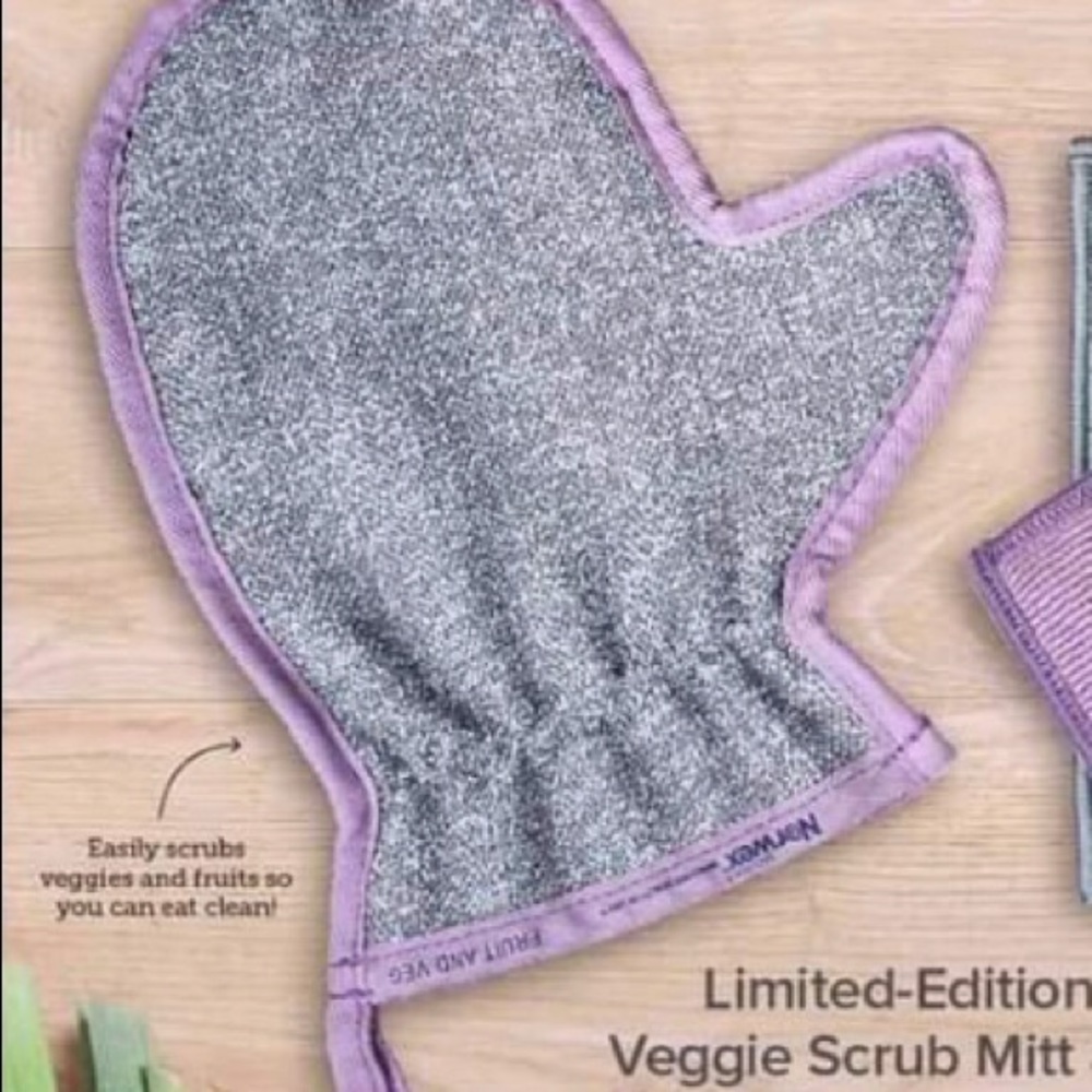 Norwex Veggie Scrub Mitt